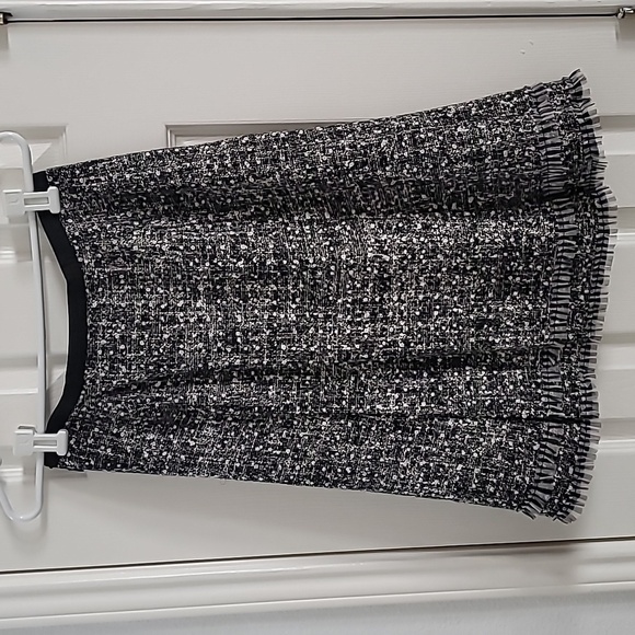 Cynthia Steffe Black and White Textured A-Line Skirt Sz 2 - Picture 4 of 7